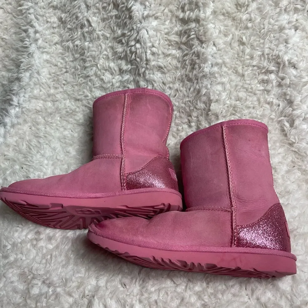 UGG Girl's Classic II Glitz  pink leather suede Wool Lined Pull-On Boots SZ5